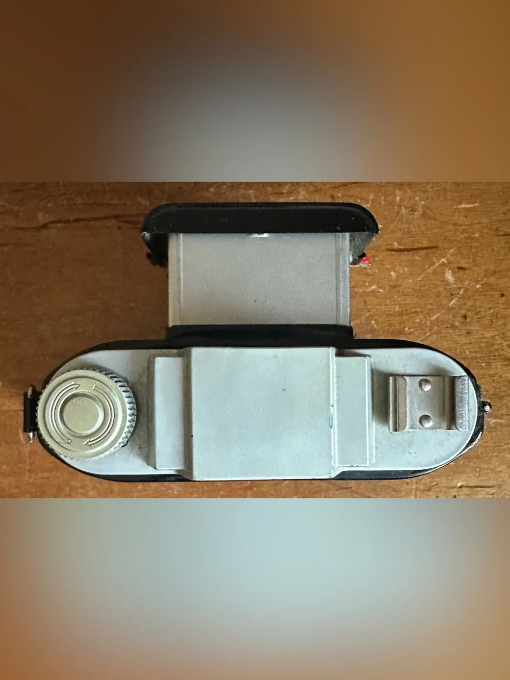 Flash Clipper Vintage Camera in Black with Brown Case